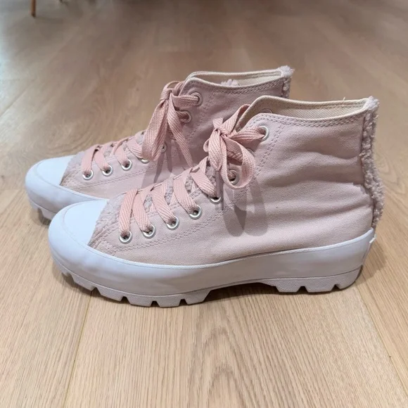 Converse Chuck Taylor All Star Lugged Platform Pink Sherpa Shoes A04448C Size 9 - Picture 3 of 11